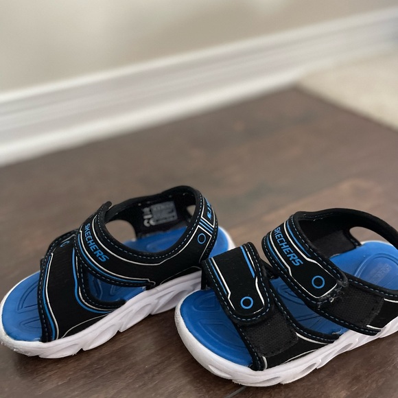 Sandals - Picture 4 of 4